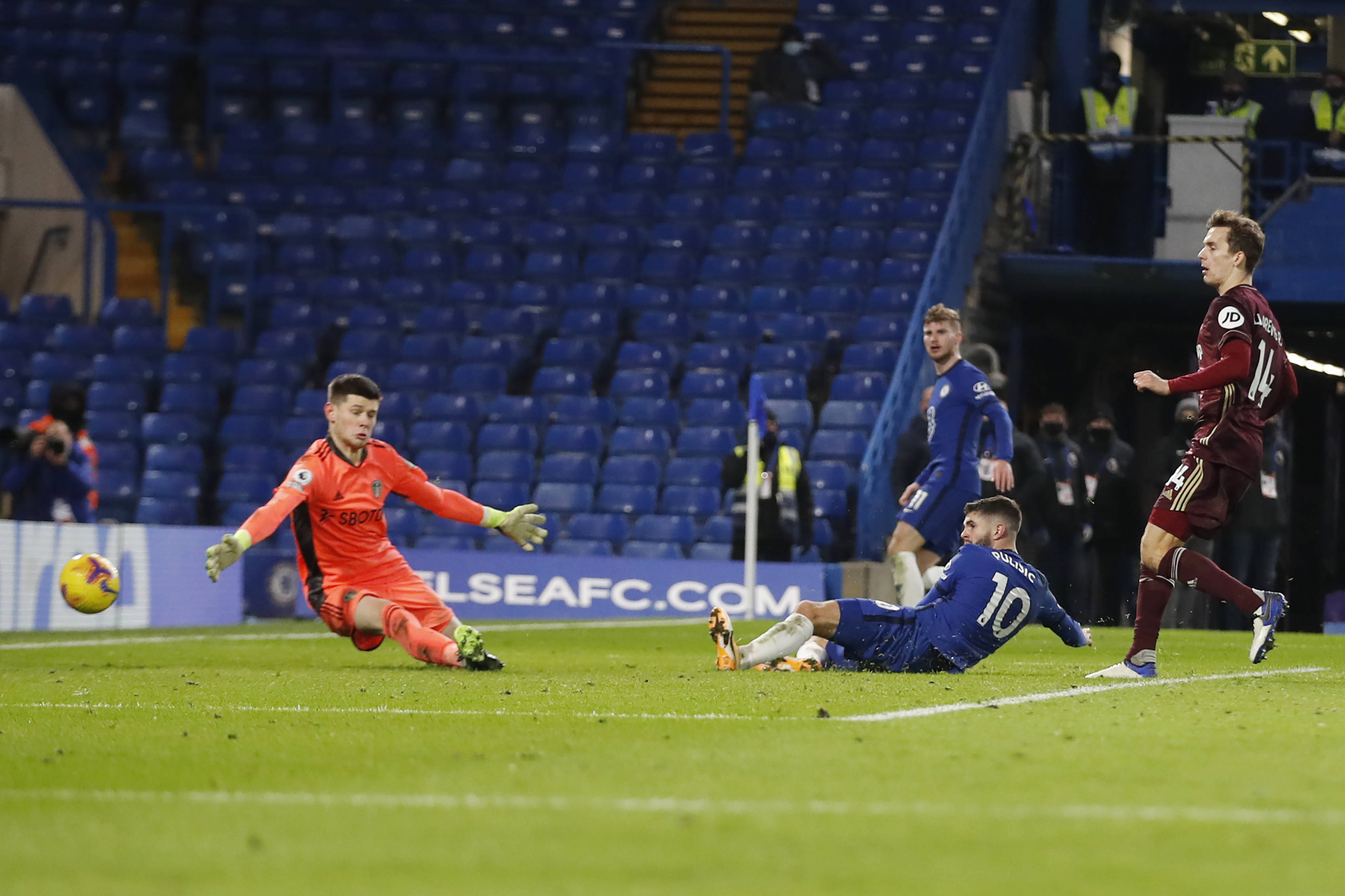 边路进攻的 边路进攻的